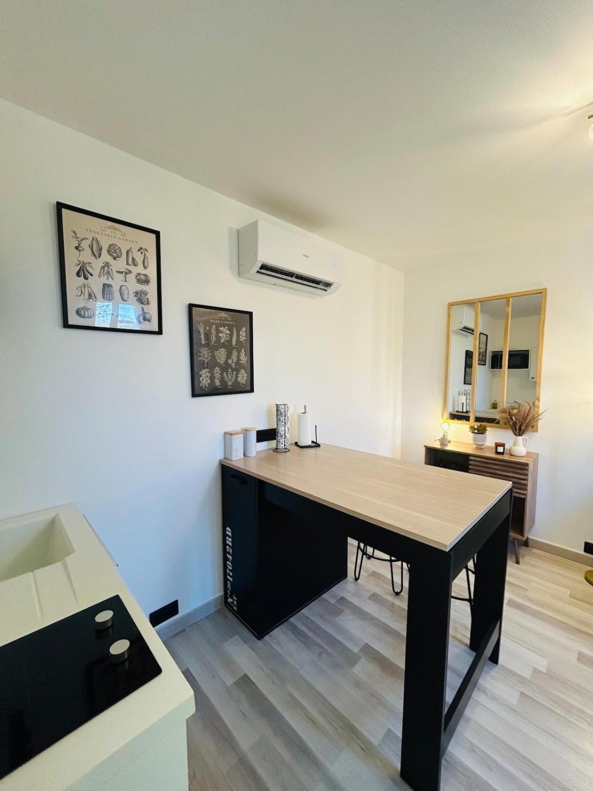 Appartement Charmant Proche Gare Тур Екстериор снимка